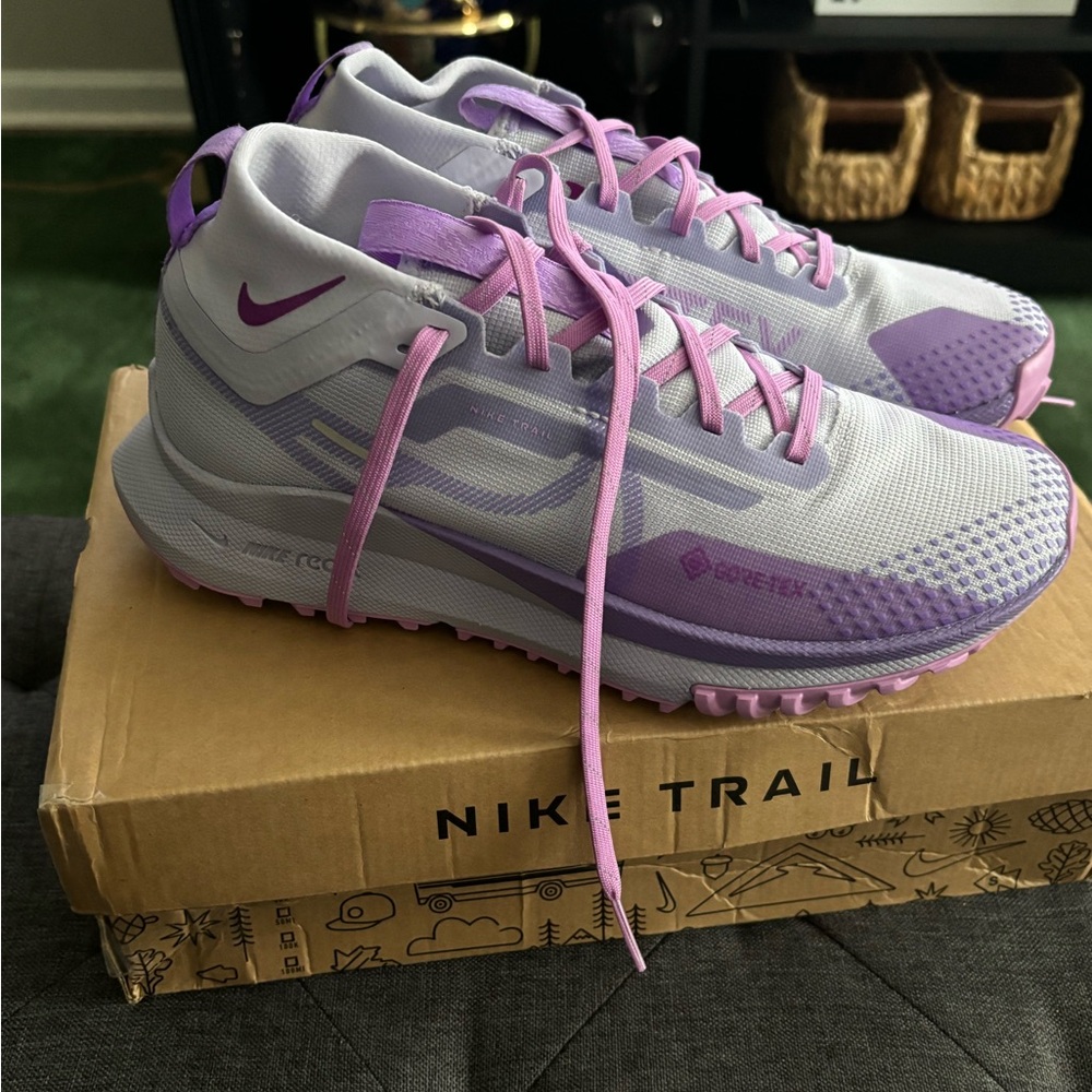 NIKE W REACT PEGASUS TRAIL 4 GORTEX SNEAKER